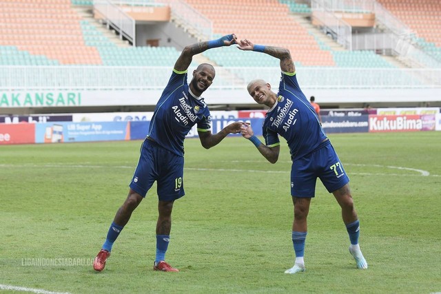 David Da Silva dan Ciro Alves saat membela Persib Bandung. Foto: Situs web resmi Liga Indonesia Baru