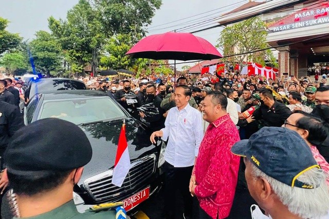 Presiden Joko Widodo meresmikan Pasar Seni Sukawati, Gianyar, Bali, Rabu (1/2/2023).  Foto: Laily Rachev/Biro Pers Sekretariat Presiden