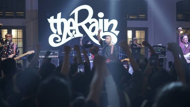 The Rain membuat ratusan penonton histeris sambut band asal Yogyakarta tersebut. (Minggu, 29/01/2023)