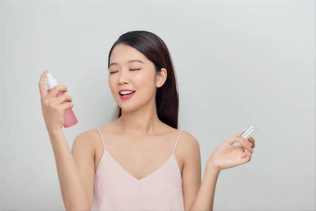 Setting Spray Yang Bagus Dan Bikin Makeup Tahan Lama | Kumparan.com