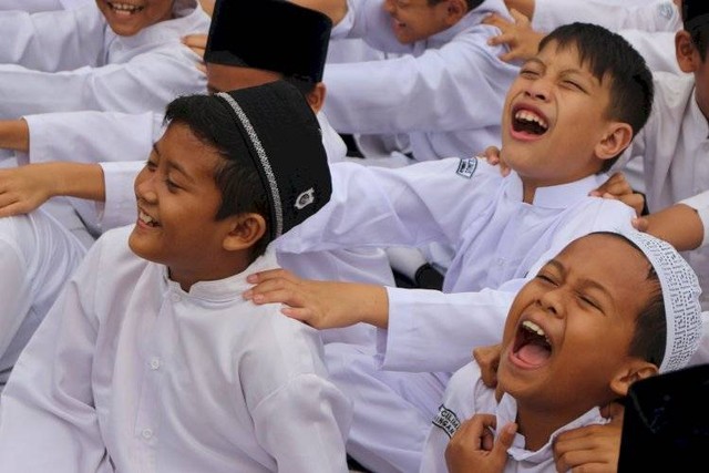 Gembiranya anak-anak mengikuti aksi Moqu