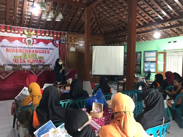 Penyampaian Materi Edukasi tentang Stunting