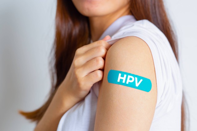 Ilustrasi vaksin HPV. Foto: KT Stock photos/Shutterstock