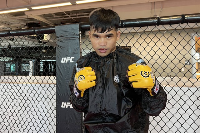 Jeka Saragih berlatih jelang pertarungan Road to UFC di AS. Foto: Kevin Kurnianto/kumparan