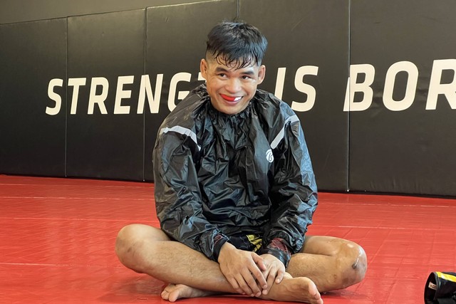 Jeka Saragih berlatih jelang pertarungan Road to UFC di AS. Foto: Kevin Kurnianto/kumparan
