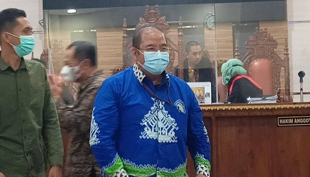 Humas PMB Unila tahun 2022 Muhammad Komaruddin saat menjadi saksi dalam sidang perkara suap penerimaan mahasiswa baru Universitas Lampung. | Foto : Galih Prihantoro/ Lampung Geh