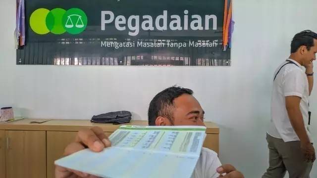 Syarat gadai BPKB mobil di Pegadaian. Foto: Shutter Stock