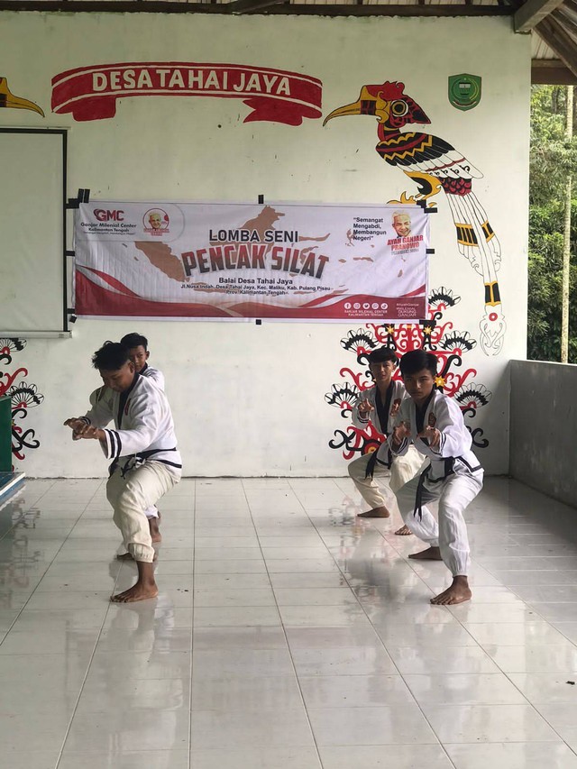 Komunitas Ganjar Milenial Center (GMC) Kalimantan Tengah menggelar kegiatan lomba seni pencak silat bersama Ikatan Kera Sakti di Kabupaten Pulang Pisau. Foto: Dok. Istimewa