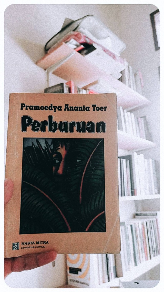 Sampul depan novel Perburuan karya Pramoedya Ananta Toer. Sumber: Dok. Pribadi.