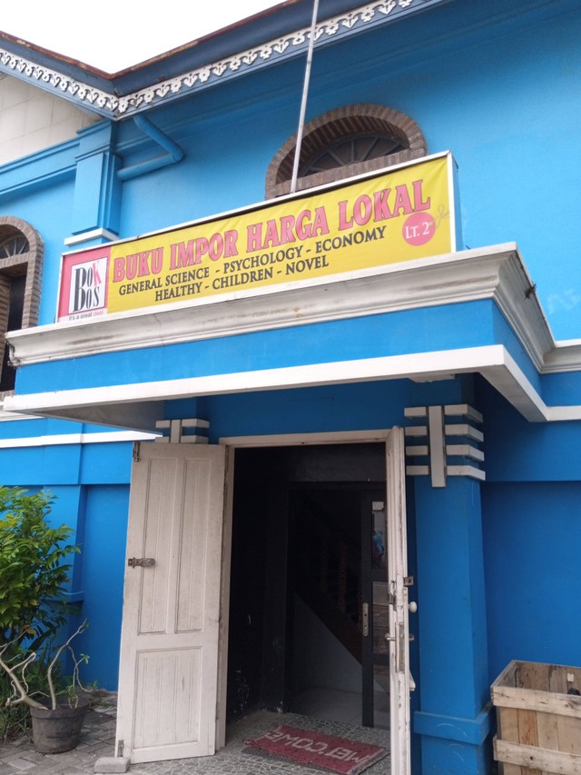 Gambar kios buku Book Boss Jl. Dorang No.7, Dadapsari, Kota Semarang. Foto: Radit Bayu Anggoro.