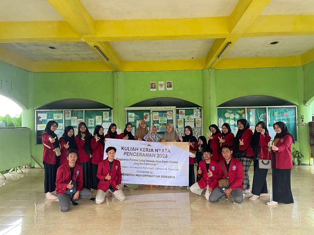 Dokumentasi Pembinaan Pembelajaran Aplikasi Canva Sekaligus Penutupan Divisi Pendidikan di SD Al-Wathan Dusun Sumber suko Desa Kertosari Purwosari Pasuruan