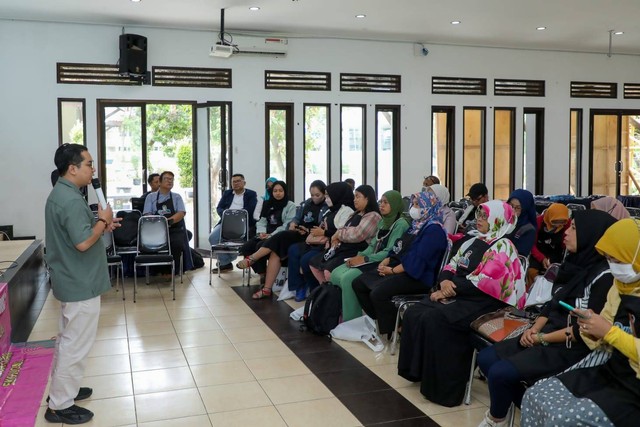 UKM Sahabat Sandi saat menggelar program pembinaan kelas website kepada pelaku UMKM Bandung, Sabtu (4/2/2023). Foto: Dok. Istimewa