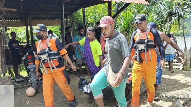 Jenazah korban perahu tenggelam di Sungai Mamberamo. Foto: SAR Jayapura
