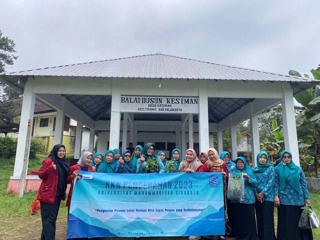 Foto bersama ibu PKK