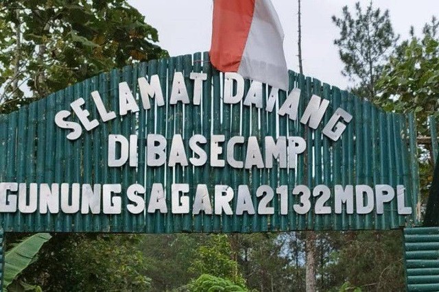 Basecamp Gunung Sagara di Garut dengan ketinggian 2132 MDPL. Foto: admin