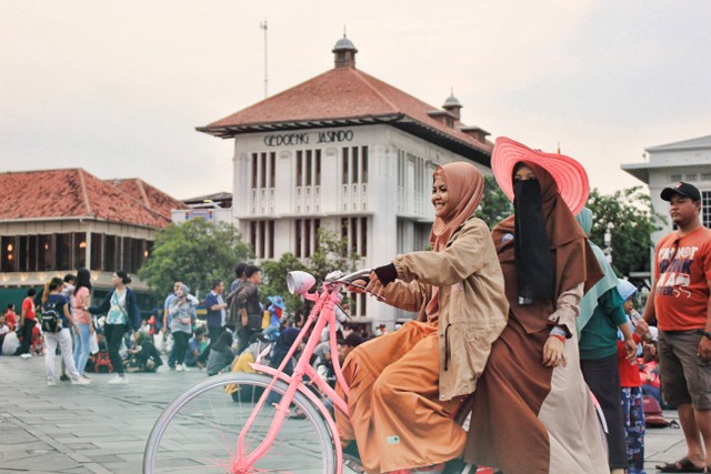 Tempat Wisata Dekat Kota Tua, Foto: Unsplash/Rohim Ari.