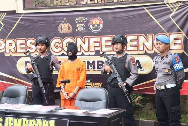 Pleaku saat berada di Polres Jembrana, Bali - IST