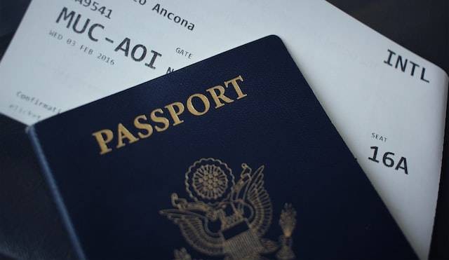 Ilustrasi cara buat paspor online 2023, Foto oleh Nicole Geri di Unsplash