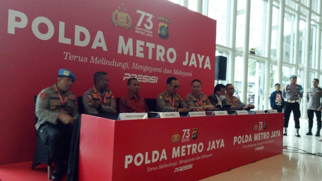 Polda Metro Jaya menyampaikan hasil rekonstruksi kecelakaan yang melibatkan Muhammad Hasya Atallah di ICE BSD Tangerang, Senin (6/2/2023). Foto: Ananta Erlangga/kumparan