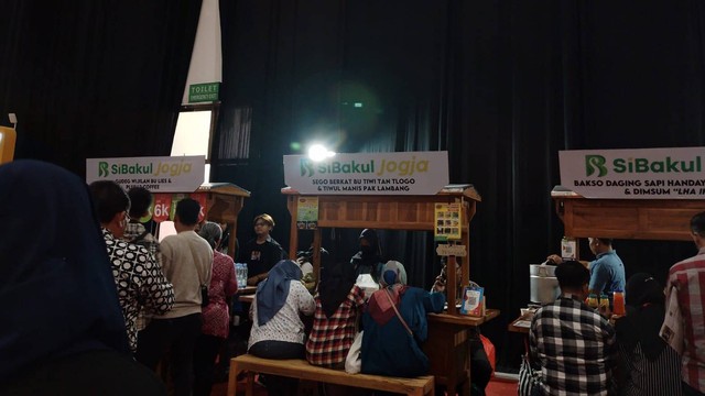 Suasana pameran UMKM Ekonomi Kreatif dan Festival Kuliner dalam ATF 2023 di Yogya. Foto: Resti Damayanti