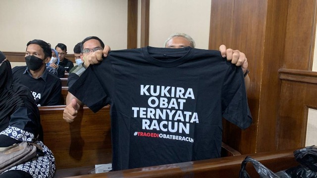Suasana jelang sidang kasus gangguan gagal ginjal akut progresif atipikal (GGAPA) di Pengadilan Negeri Jakarta Pusat, Selasa (7/2/2023). Foto: Luthfi Humam/kumparan