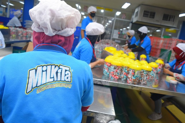 Produk makanan dan permen Unifam. Foto: Unifam