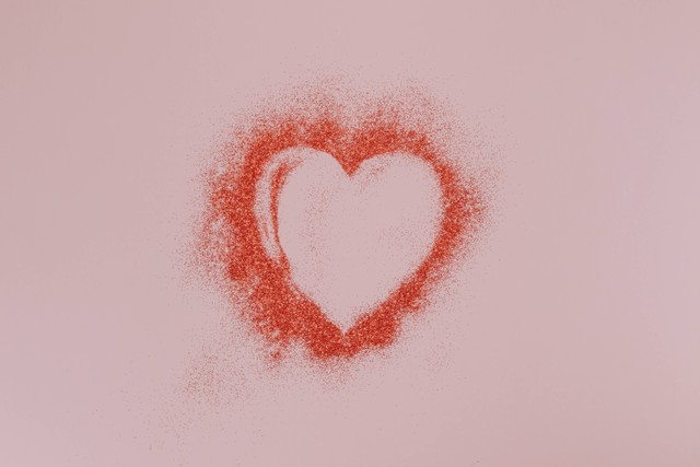 Kata-kata Valentine untuk Pasangan, Foto: Unsplash/Pawel Czerwinski