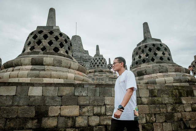 Menteri Pariwisata dan Ekonomi Kreatif Sandiaga Uno, mengunjungi Candi Borobudur dalam kegiatan "Tehnical Tour ASEAN Tourism Forum (ATF) 2023", (5/2/2023). Foto: Dok: Kemenparekraf