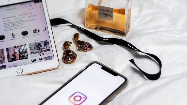 Caption untuk Jualan Baju di Instagram, Foto: Unsplash/Laura Chouette.