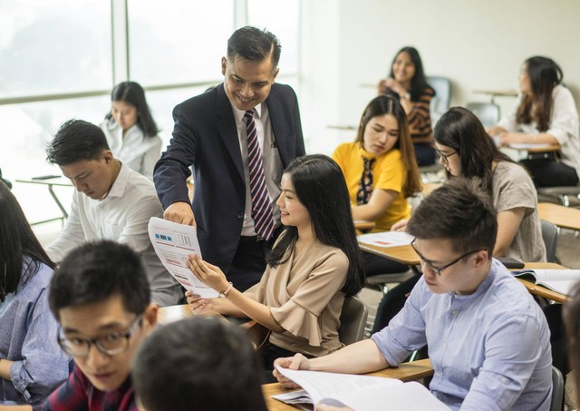 Jurusan Manajemen UPH-Dosen dan Suasana Kelas di UPH (foto ilustrasi)