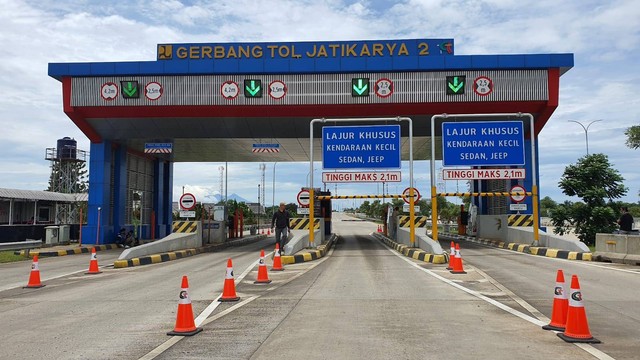 Kondisi Tol Jatikarya Cimanggis - Cibitung, Rabu (8/2/2023) sore. Foto: Rinjani Meisa/kumparan