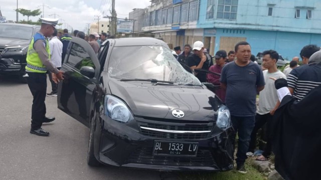 Mobil Agya rusak berat setelah tabrakan di Bener Meriah, Aceh. Foto: Polres Bener Meriah