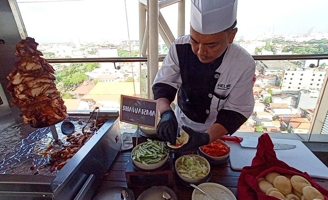 Nikmatnya Shawarma, Burger Khas Timur Tengah 