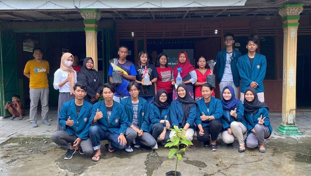 Pelaksanaan Program Pelatihan Budidaya Tanaman Menggunakan Metode Stek