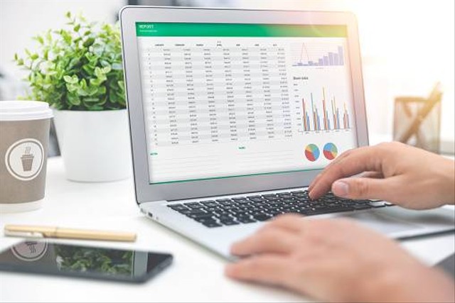 Ilustrasi mengolah data di Excel. Foto: Unsplash.com