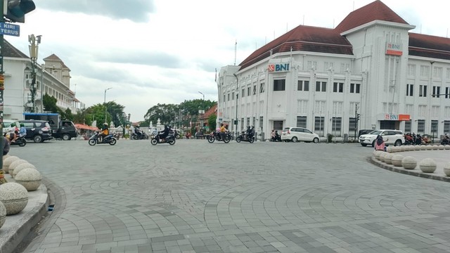 Suasana Titik Nol Kilometer Kota Yogyakarta pada Kamis (9/2) siang. Foto: Arfiansyah Panji Purnandaru/kumparan