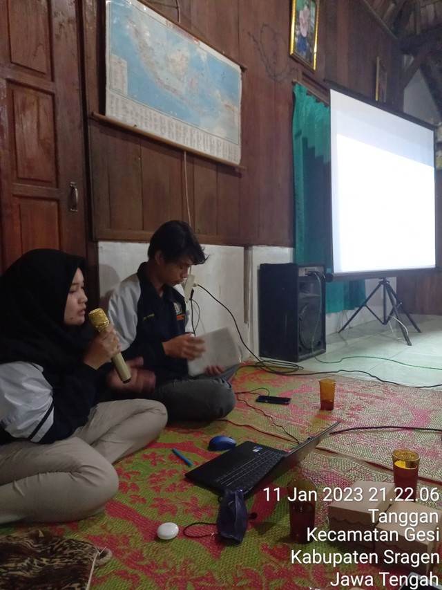 Pemberian Materi Mengenai Pentingnya Taat Pajak bagi Warga yang Sudah Memiliki NPWP