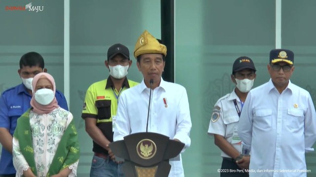 Presiden Jokowi resmikan Terminal Amplas dan Terminal Tanjung Pinggir, Medan, Kamis (9/2/2023). Foto: Youtube/Sekretariat Presiden