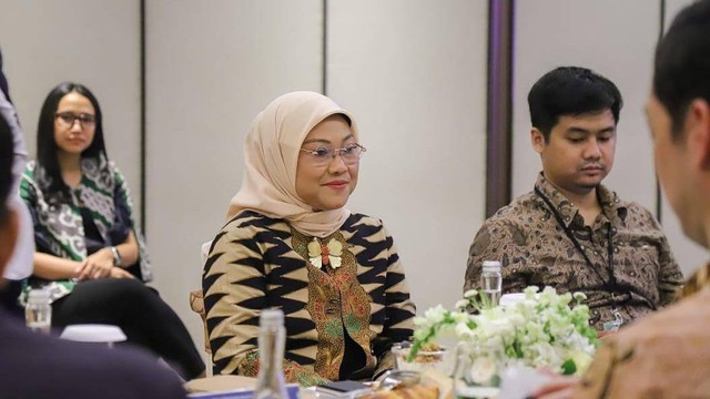 Menaker Ida Fauziyah menghadiri acara Foreign Policy Community of Indonesia CEO Forum bertema Big Plans For Indonesia's Manpower di Jakarta, Kamis (9/2/2023). Foto: Kemnaker