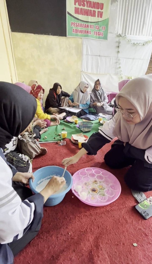 Demonstrasi Pembuatan Puding Putih Telur dan Daun Kelor