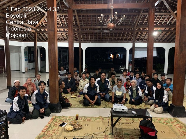 Foto bersama warga Desa Mojosardan Karang Taruna Desa  Mojosari