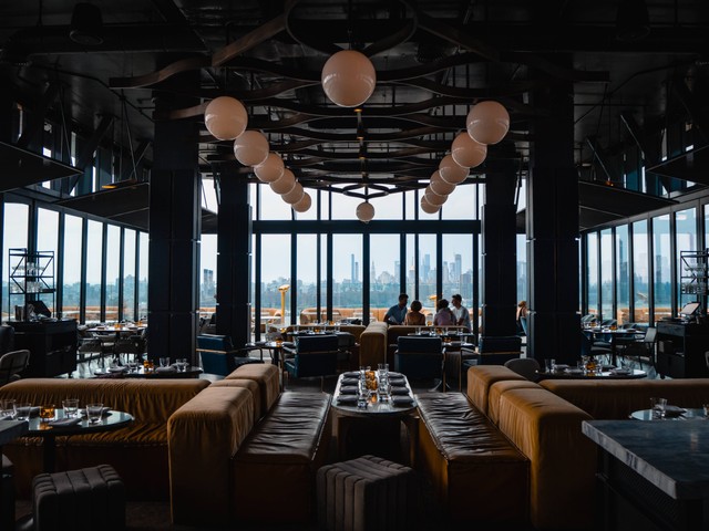 Ilustrasi Restoran Mewah di Jakarta Pusat untuk Momen Spesial. Foto: Unsplash/Paul Griffin.