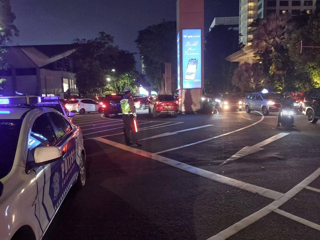 Macet di GBK imbas konser Westlife, Sabtu (11/2) malam. Foto: Twitter/@TMCPoldaMetro