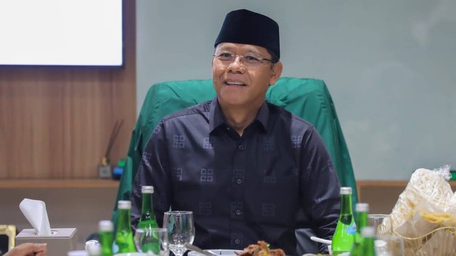 Plt Ketua Umum Partai Persatuan Pembangunan (PPP) Muhamad Mardiono menggelar pertemuan dengan mantan Menteri Pertanian (Mentan) Andi Amran Sulaiman, di Makassar, Sulawesi Selatan, Sabtu (11/2/2023). Foto: PPP