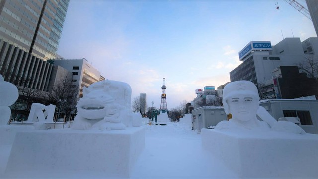 Patung-patung es di Festival Salju Sapporo, Jepang. Foto: Ahmad Ariska/acehkini 