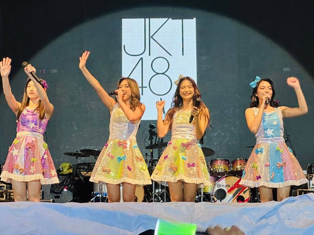 JKT 48 di Lapangan Saburai, Lampung, Sabtu (11/2/2023) | Foto: Roza Hariqo/Lampung Geh