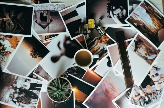 Ilustrasi Cara Menggabungkan 2 Foto Menjadi 1 Tanpa Aplikasi. Foto: Unsplash.com