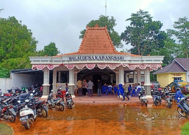 Kantor Kepala Desa Karangsari Kabupaten Pati. Sumber Dokumen Pribadi