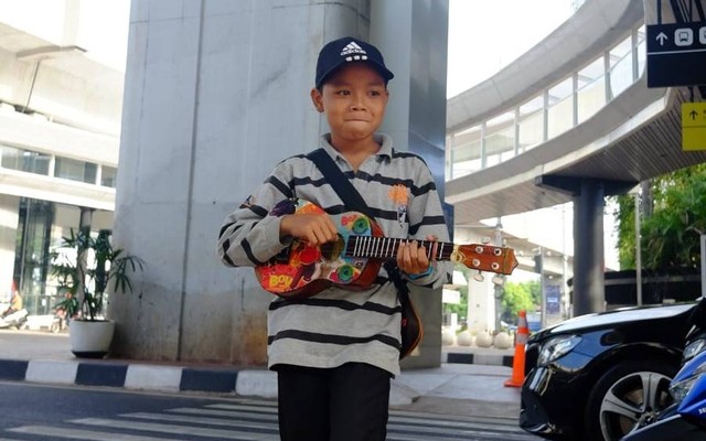 Anak jalanan di bawah MRT Blok M. Sumber: Dokumen pribadi