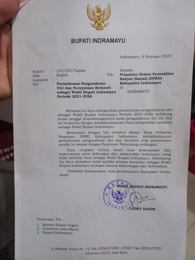 Surat pengunduran diri wakil bupati Indramayu, Lucky Hakim yang beredar di media sosial. Foto: Istimewa